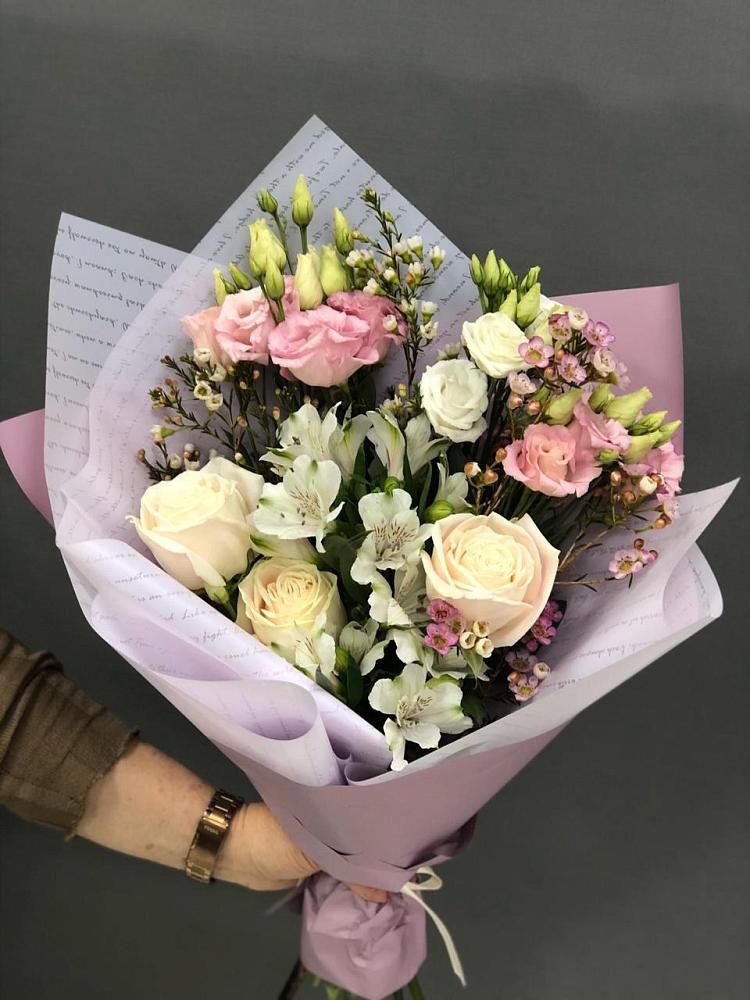 Букет цветов из: Альстромерии, Розы и Лизиантусы в Агинском