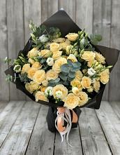 Букет цветов из:  Розы и Лизиантусы #REPLACE_PRED# Агинском