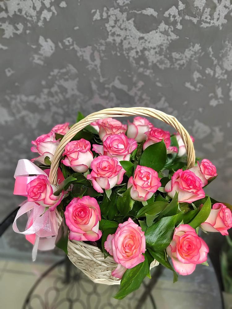 Цветочная композиция из Розы в корзине в Агинском