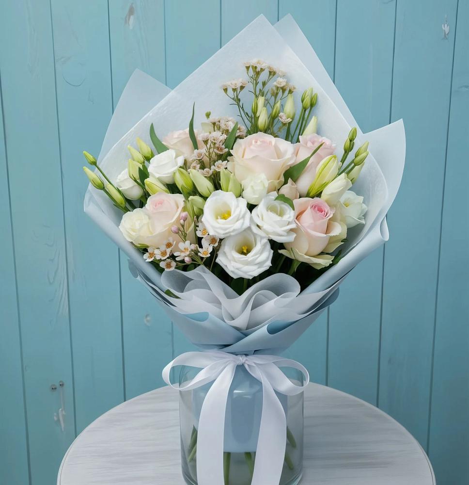 Букет цветов из: Розы и Лизиантусы в Агинском