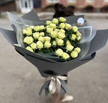 Букет Белые кустовые розы Солинеро в Агинском