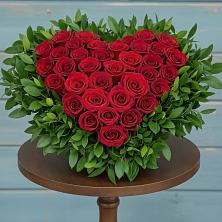 Композиция Сердце в любви в Агинском Цветочная композиция из Розы в виде сердца в Агинском