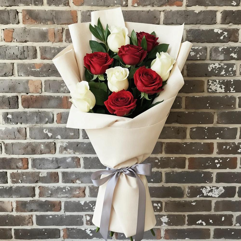 Букет красно-белые розы в Агинском Букет цветов из: Розы в Агинском