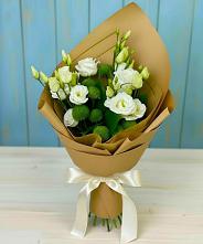 Букет цветов из:  Хризантемы и Лизиантусы в Агинском