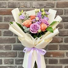 Букет цветочные ноты в Агинском Букет цветов из: Лизиантусы и Розы в Агинском