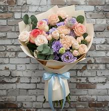 Букет Феерия в Агинском Букет цветов из: Розы, Лизиантусы и Гвоздики в Агинском